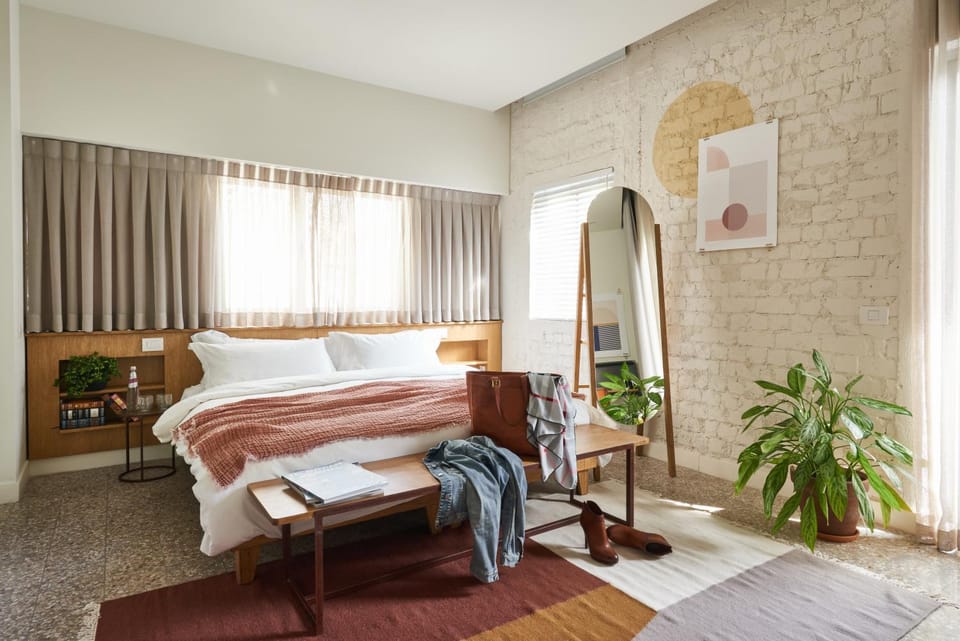 Property building, Bed, Living room, Bedroom