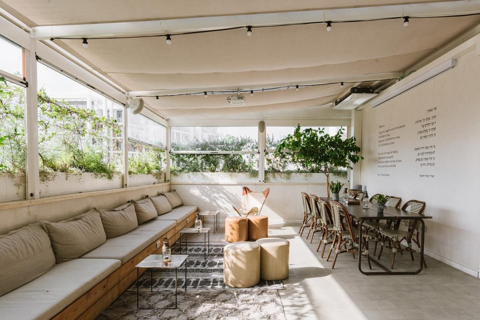 Lounge or bar, Seating area