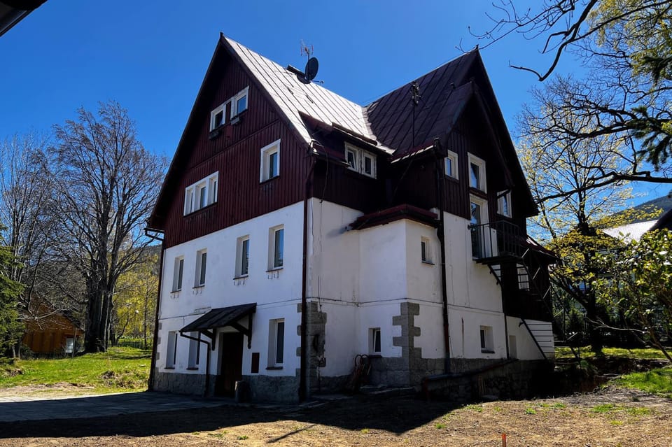 Property building, Day