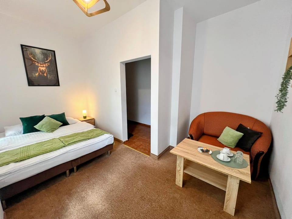 Bed, Photo of the whole room, Seating area, Bedroom