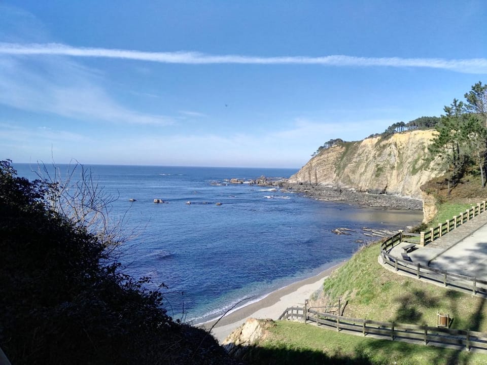 Nearby landmark, Natural landscape, Beach, Hiking, Diving, Sports