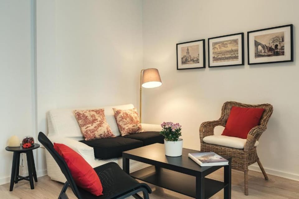 Living room, Seating area
