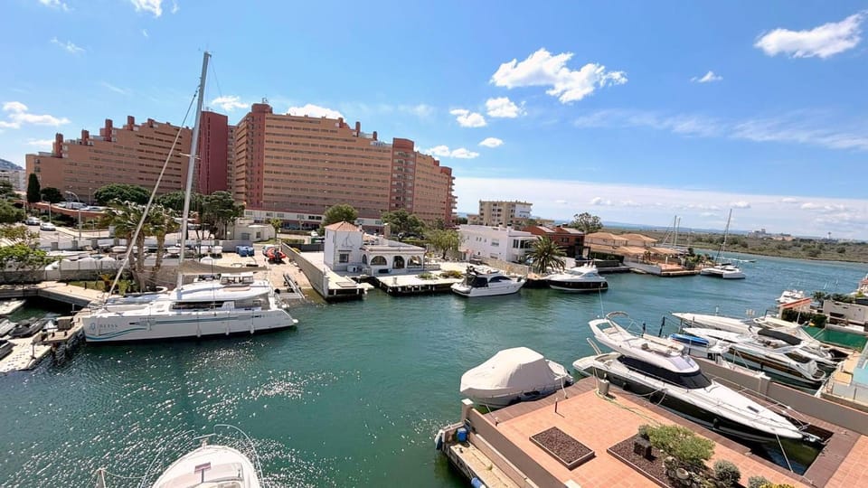 Cap llarg Apartment in Roses