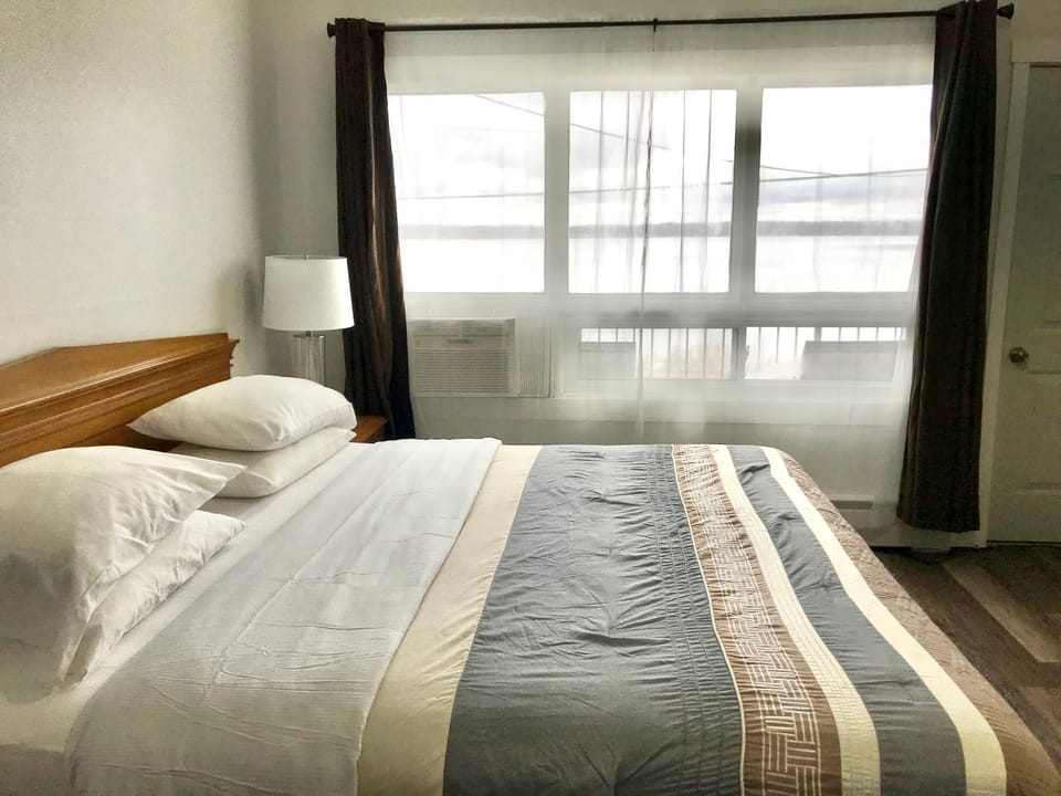 Bed, Balcony/Terrace, Photo of the whole room, Sea view