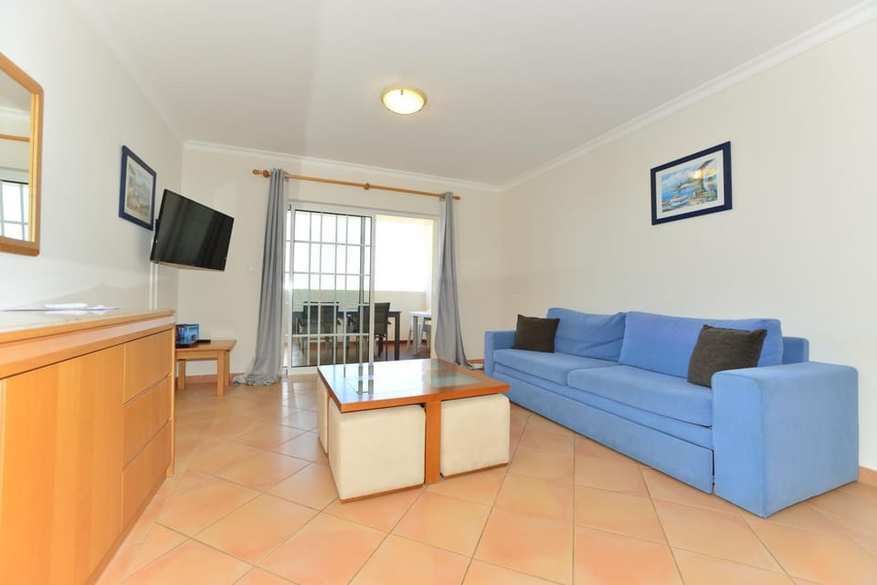 TV and multimedia, Balcony/Terrace, Living room