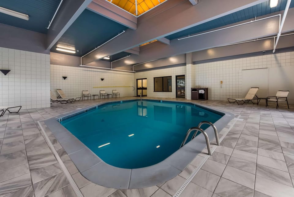 Pool view, Swimming pool