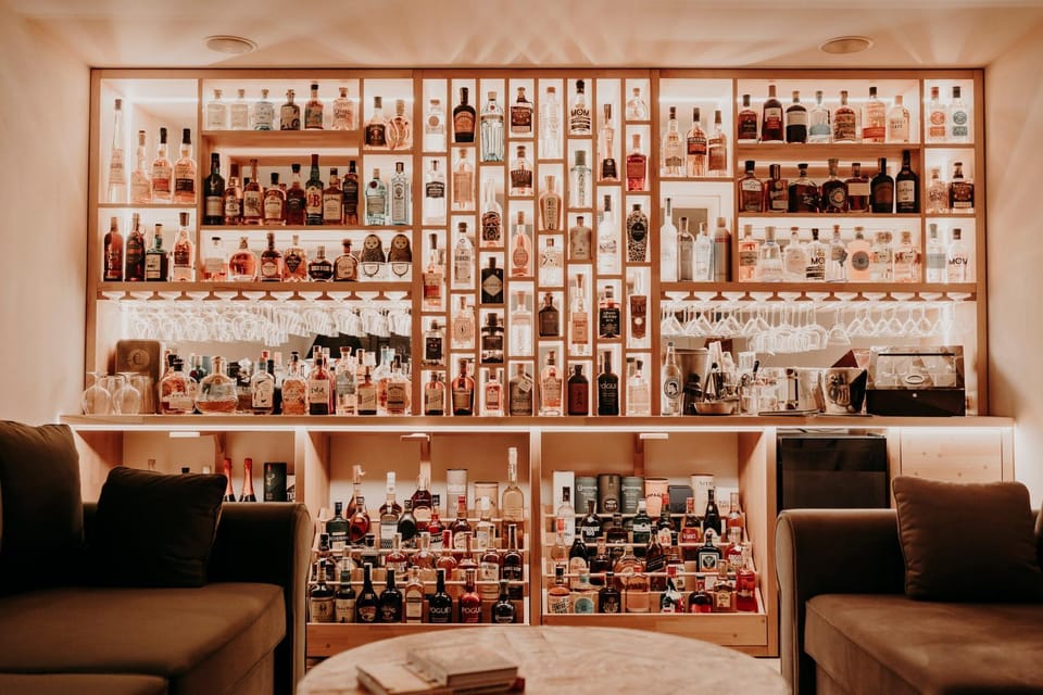 Lounge or bar, Lounge or bar, Food and drinks, Drinks, minibar, Internal: Not applicable to any particular room