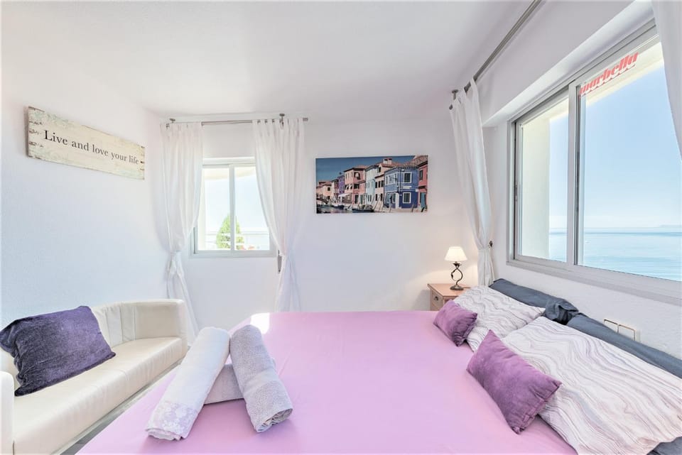 Bed, Photo of the whole room, Bedroom, Sea view