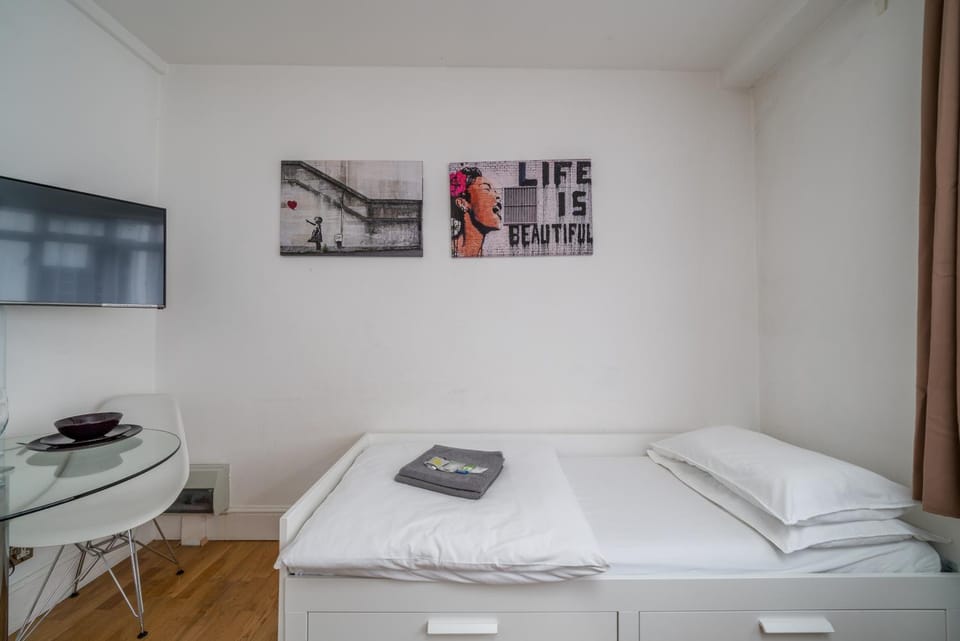 Private Studio - Wardour Street - Berwick Street Apartment in City of Westminster