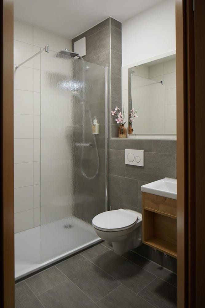 Shower, Toilet, Bathroom