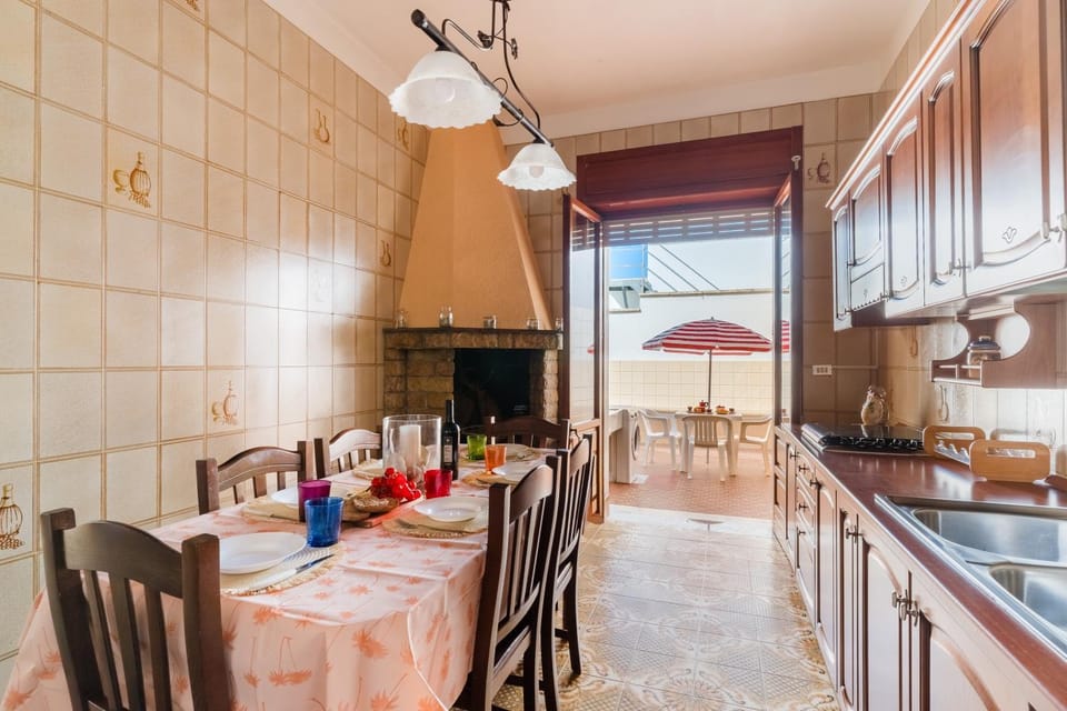 Property building, Kitchen or kitchenette, Living room