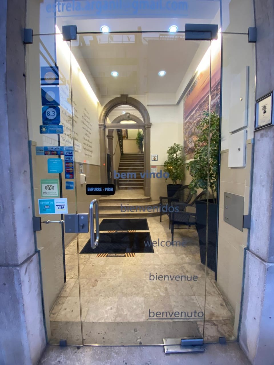 Facade/entrance