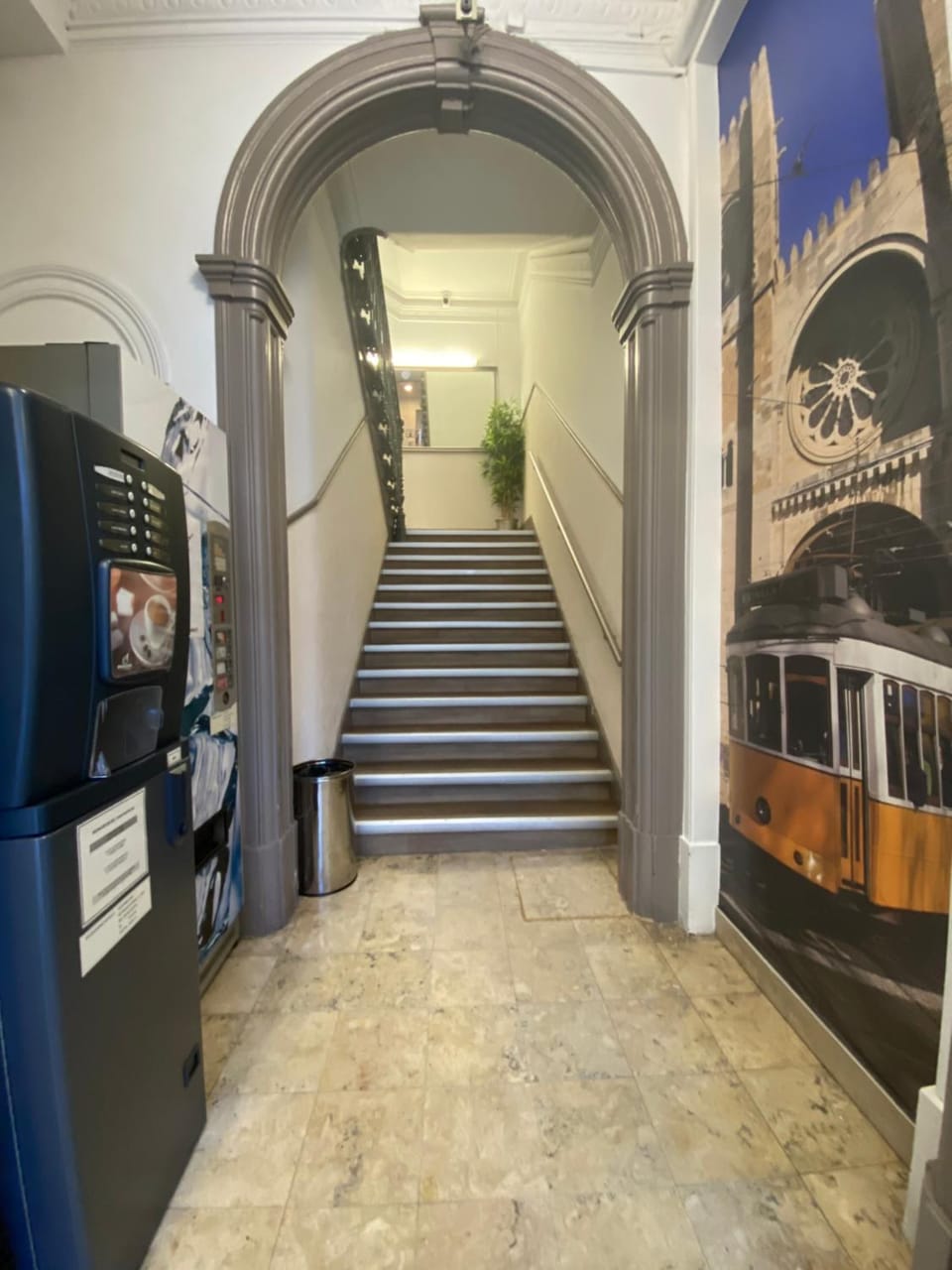 Facade/entrance