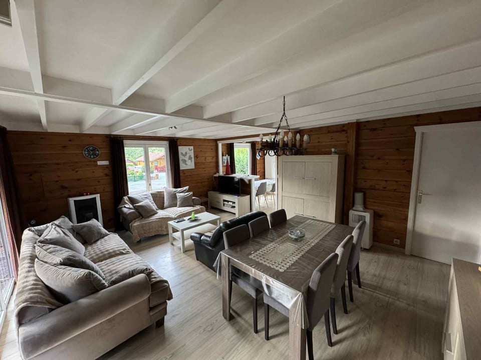 Chalet Dennerust House in Wallonia, Belgium