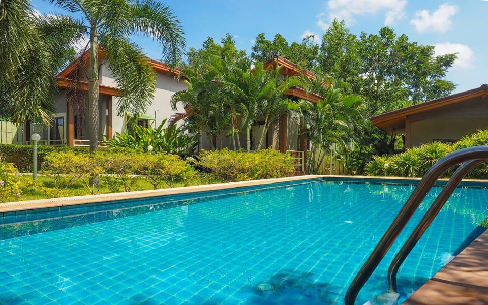 Day, Swimming pool, Swimming pool