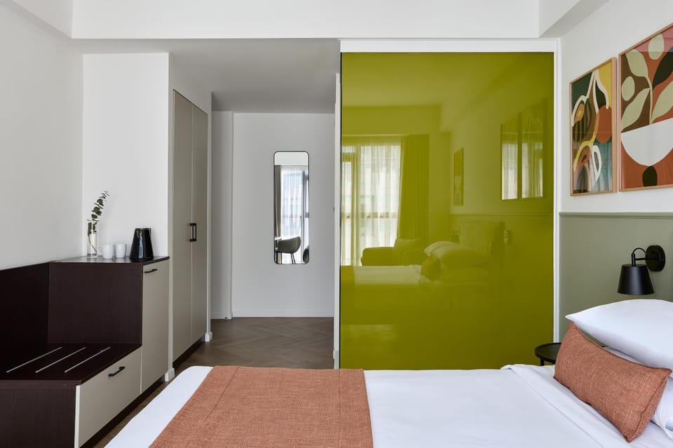 Bed, TV and multimedia, Photo of the whole room, Bedroom, wardrobe