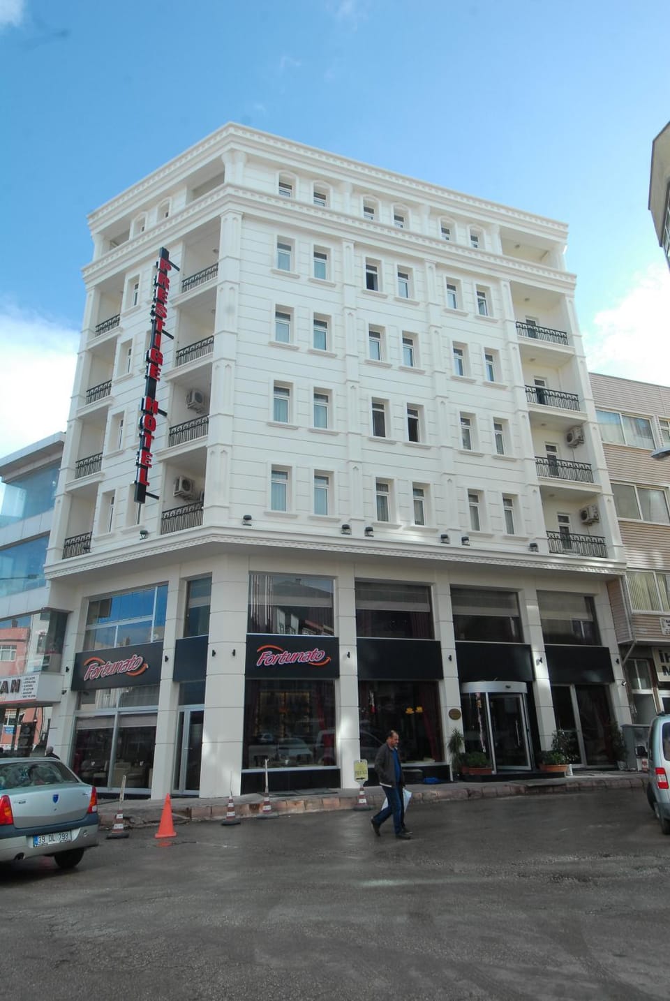 Facade/entrance
