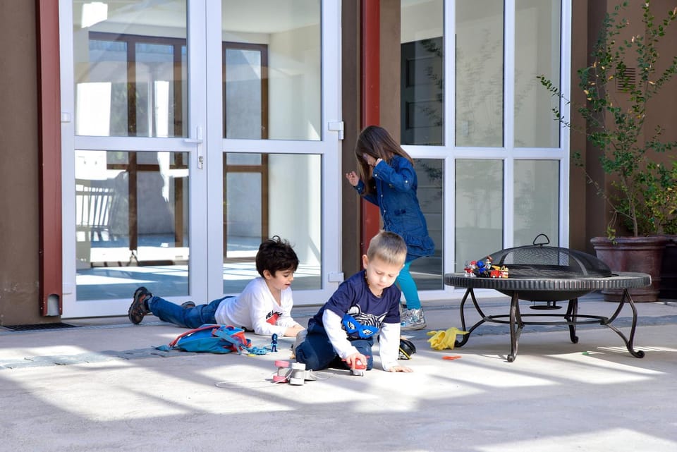 Patio, Entertainment, young children