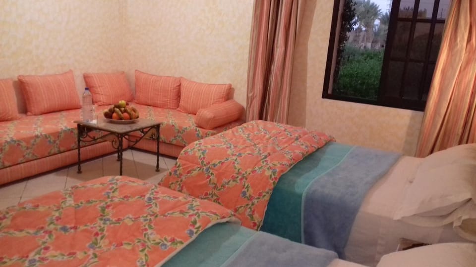 Living room, Photo of the whole room, Bedroom
