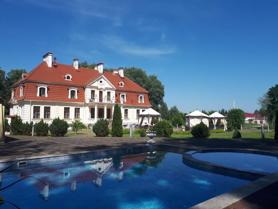 Property building, Swimming pool