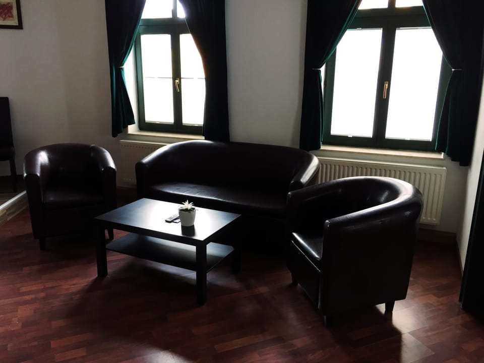 Living room, Decorative detail, Family