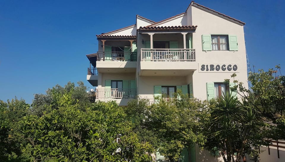 Property building, Day, Garden, Balcony/Terrace, Garden view