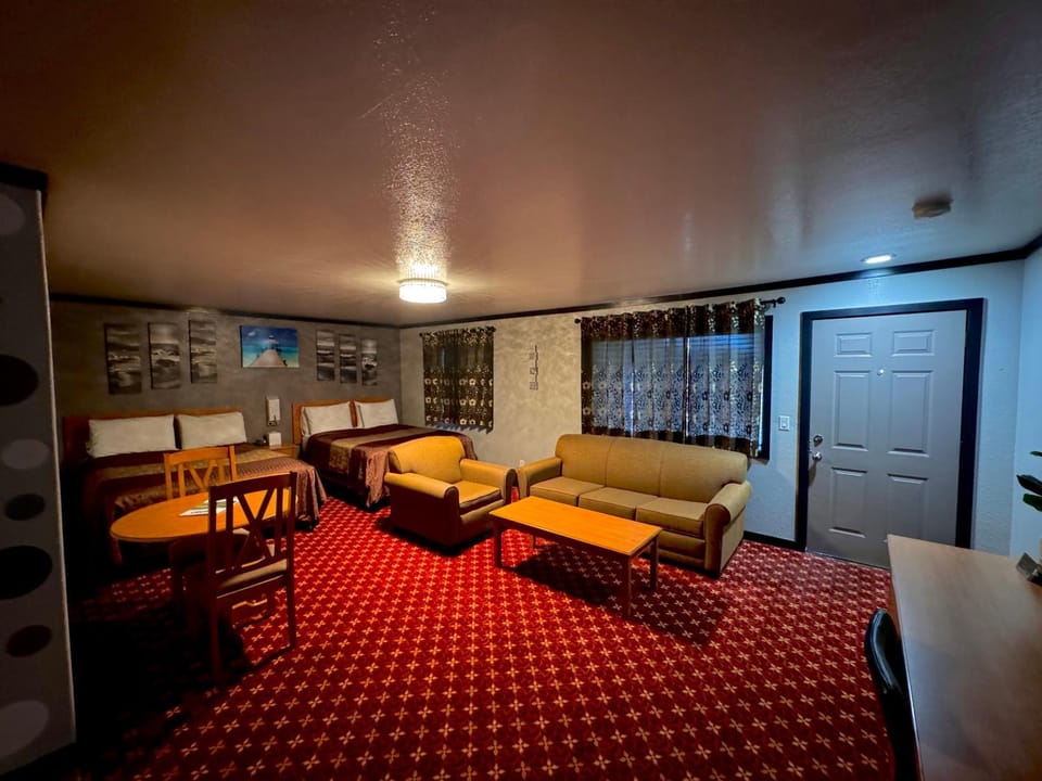 Bed, Living room, Photo of the whole room, Seating area, Bedroom