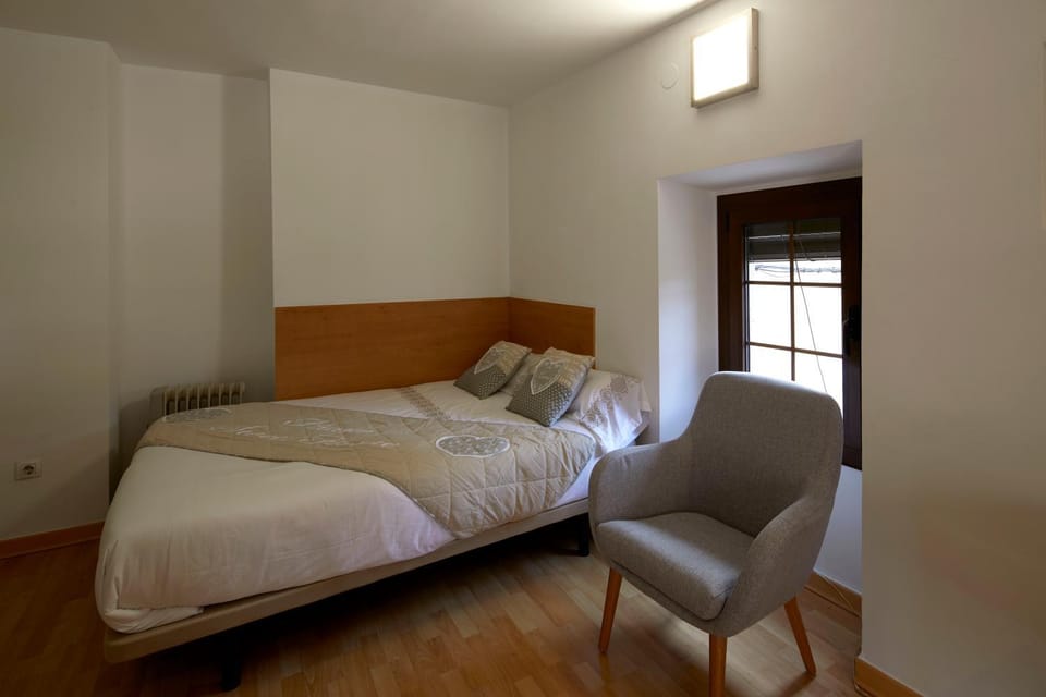 Bed, Living room, Bedroom