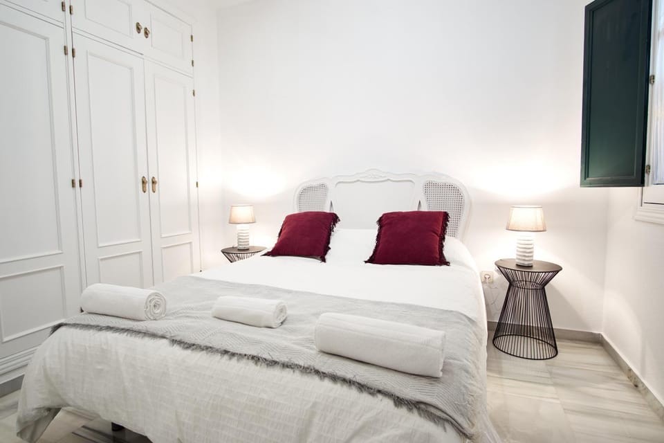 Monsalves Courtyard by Valcambre Apartment in Seville