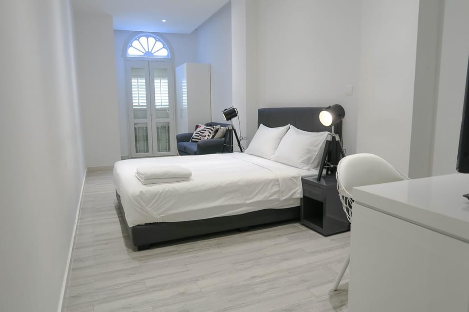 Comfy Studio 2 by Ong Realty Apartment in Singapore