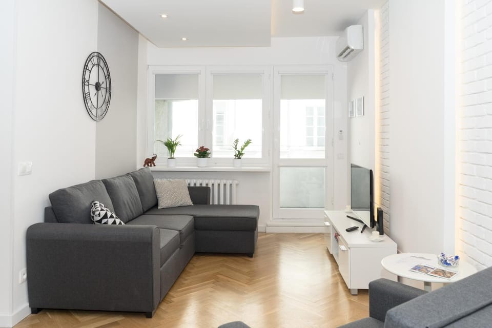 Living room, Photo of the whole room