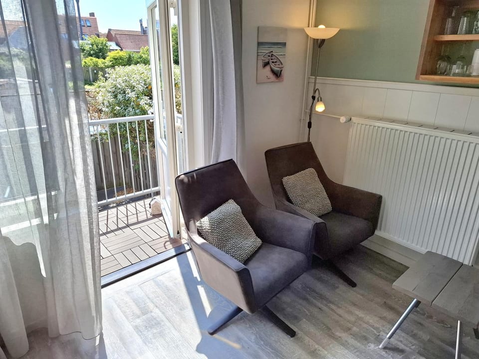 View (from property/room), Balcony/Terrace, Living room