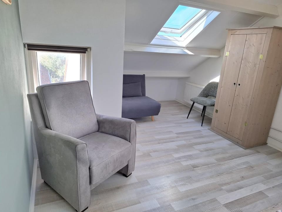 Seating area, Bedroom