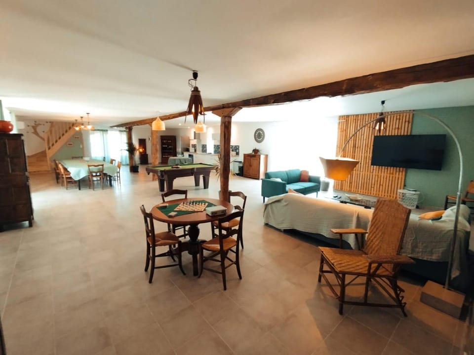 Domaine de Bach House in Occitanie