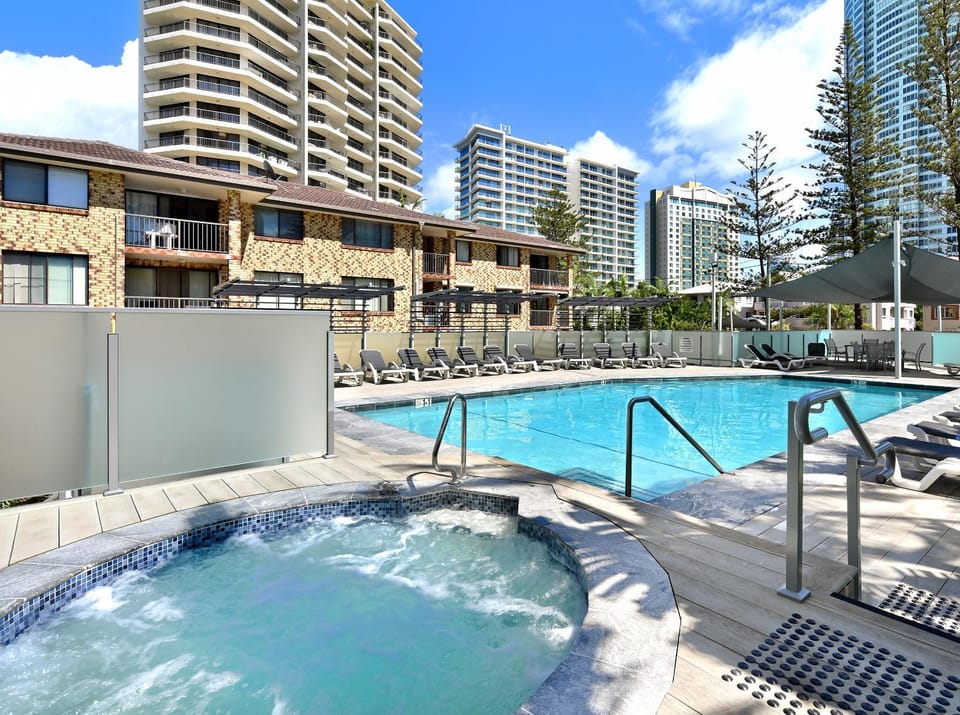 Hot Tub, Swimming pool, Swimming pool