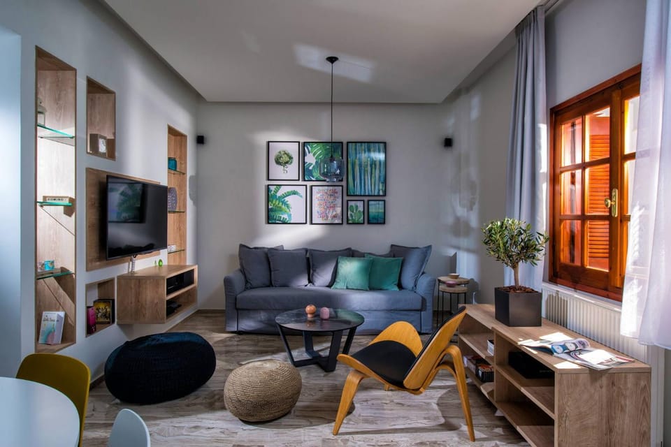 Communal lounge/ TV room, Living room