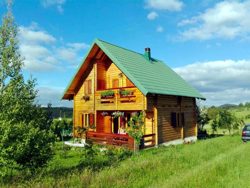 Sunnyside House in Montenegro