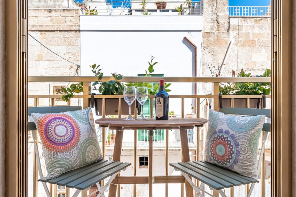 Balcony/Terrace, Decorative detail