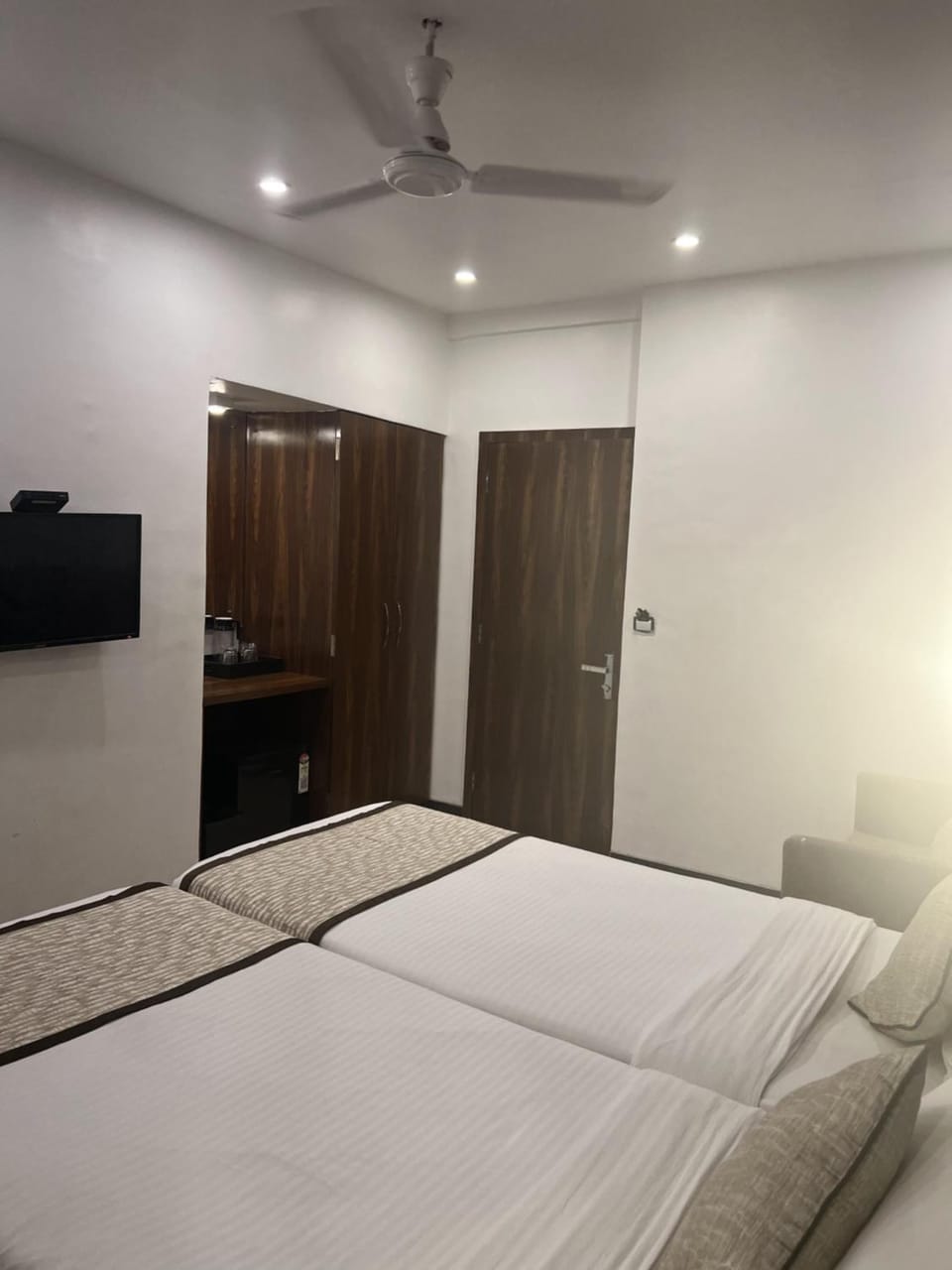 Hotel Supreme - Cuffe Parade Hotel in Mumbai