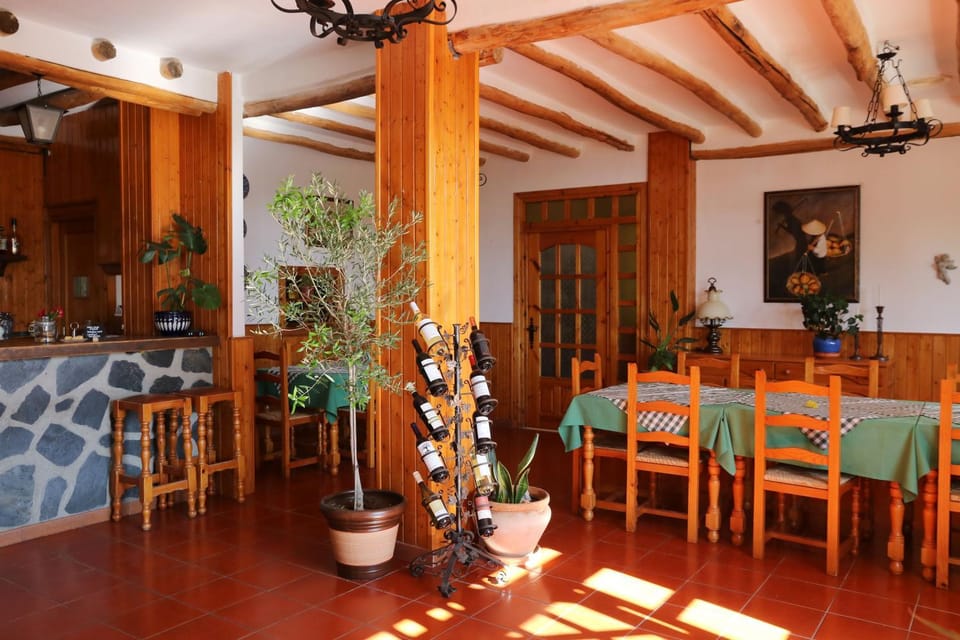 Restaurant/places to eat, Lobby or reception, Lounge or bar