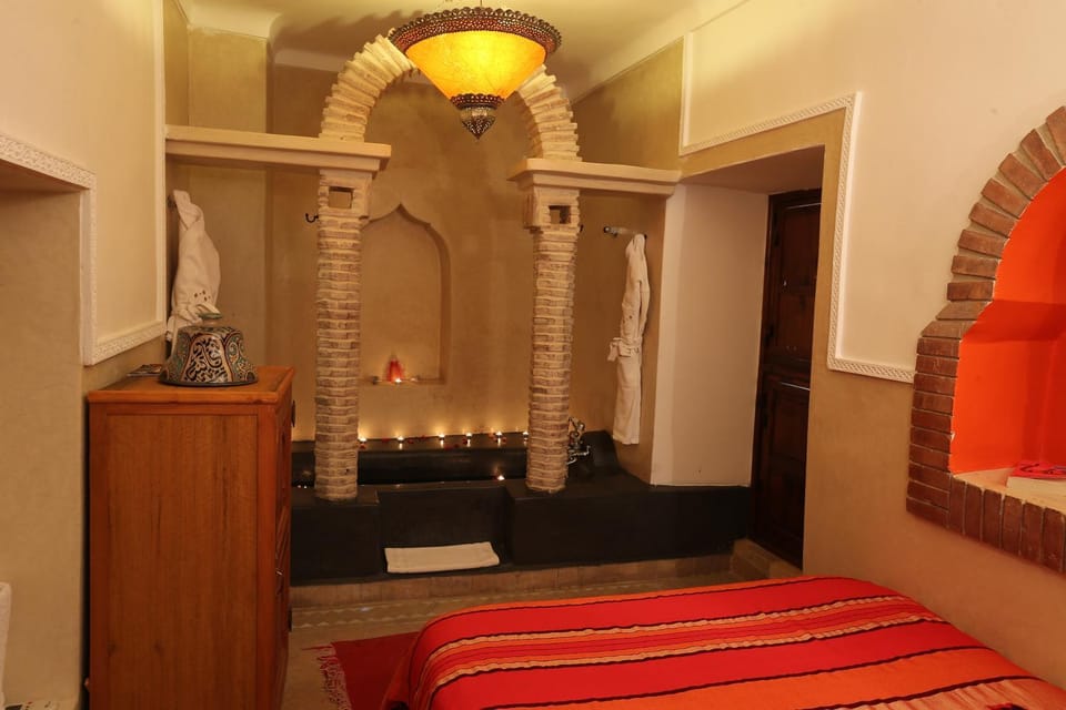 Bed, Decorative detail