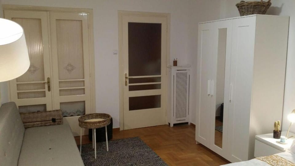 Bedroom, wardrobe