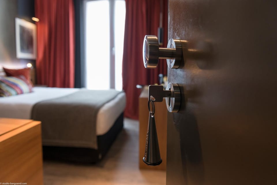 Shower, Toilet, Library, Bathroom, TV and multimedia, Coffee/tea facilities, Balcony/Terrace, Seating area, Bedroom