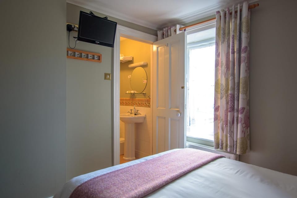 Bathroom, Bedroom