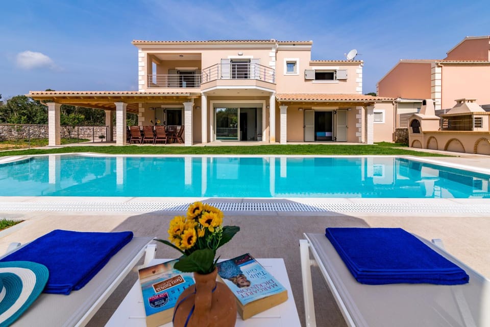 Facade/entrance, Garden, Floor plan, Swimming pool, Swimming pool