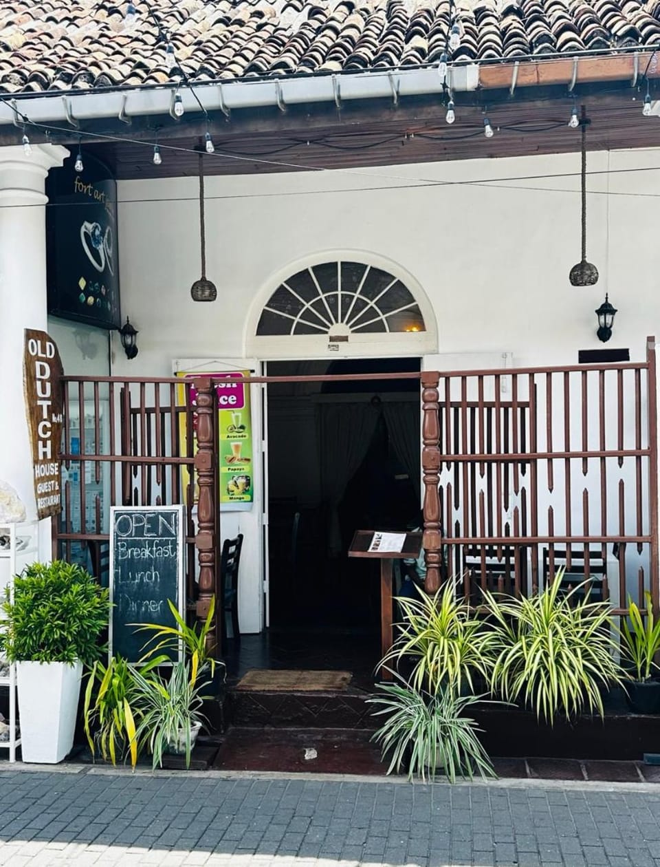 Old Dutch House Bed and Breakfast in Galle