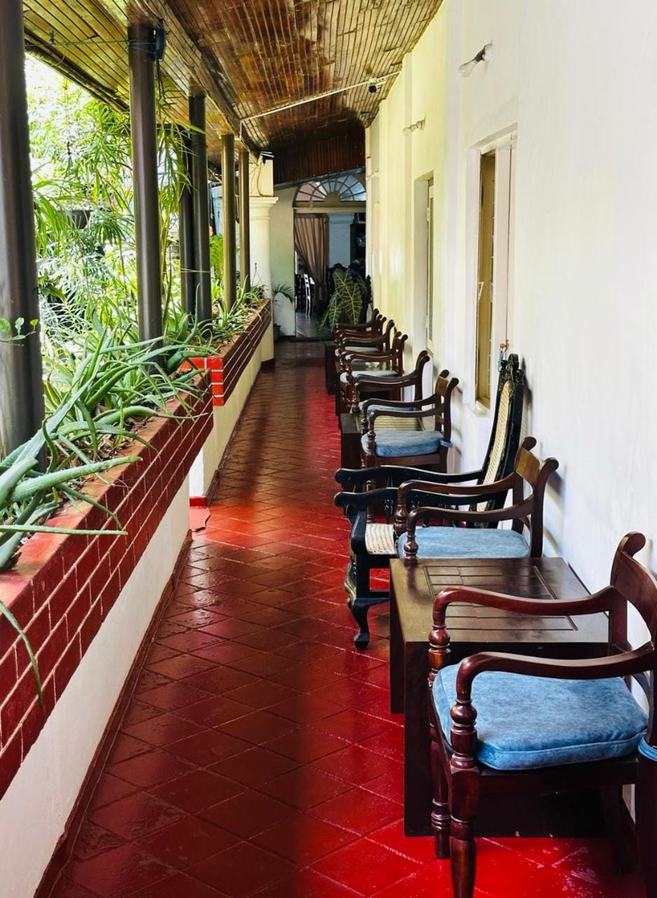 Old Dutch House Bed and Breakfast in Galle