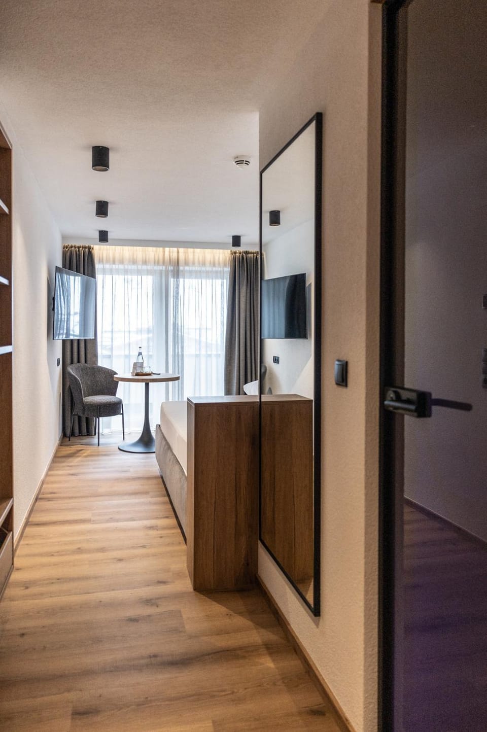Bed, Seating area, Bedroom