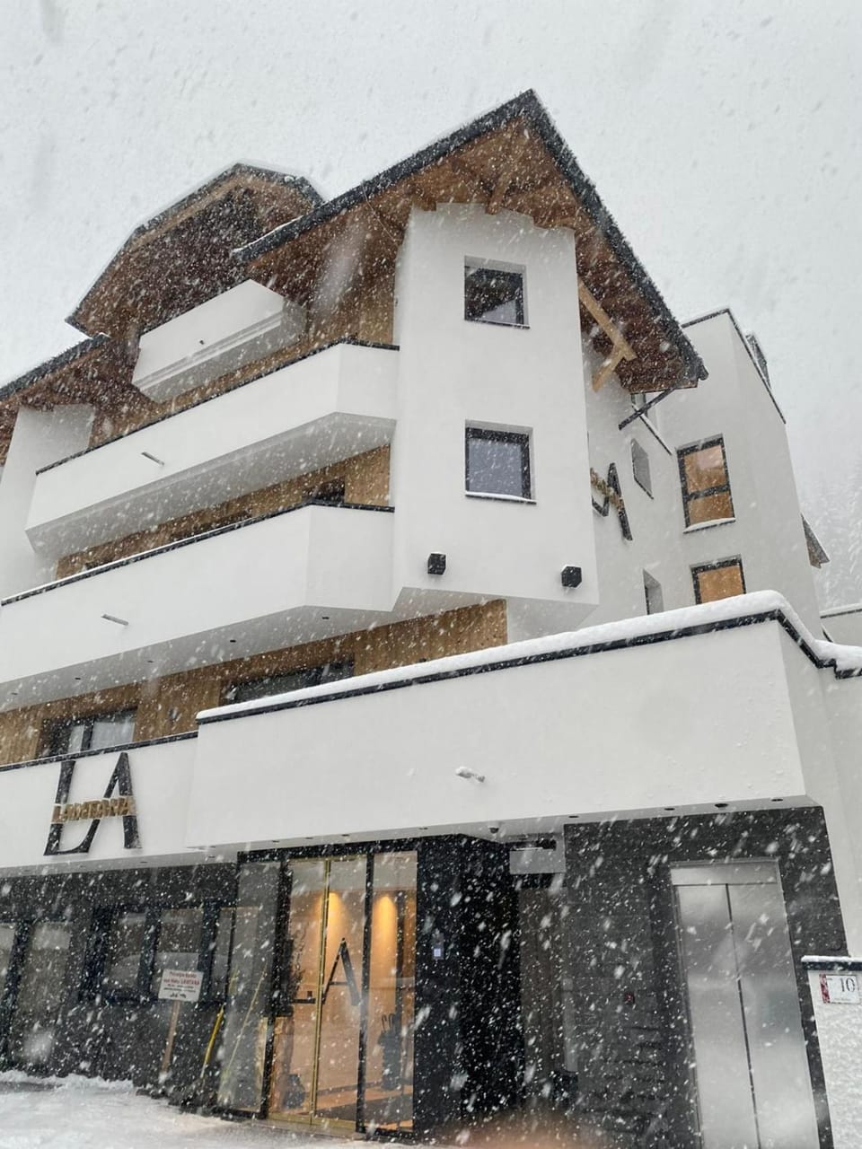 Property building, Day, Winter