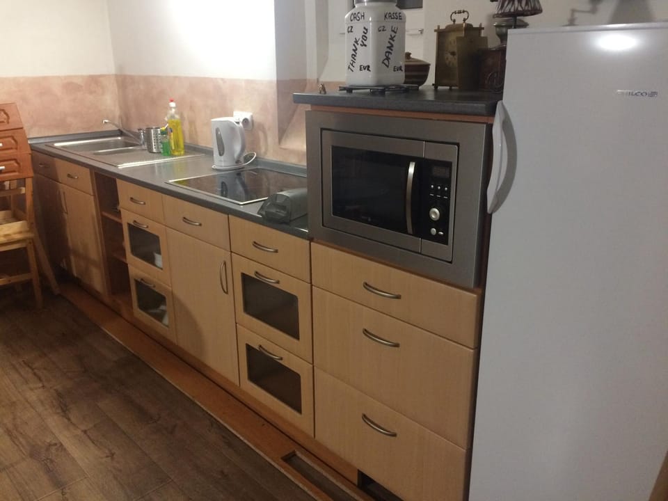 Coffee/tea facilities, Communal kitchen